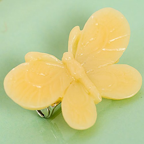 Willow butterfly brooch small - vanilla
