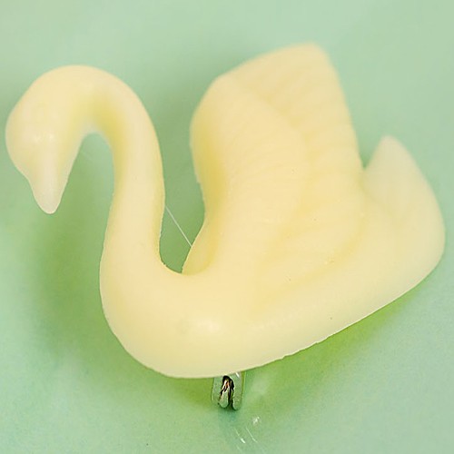 Maris junior swan brooch - off white