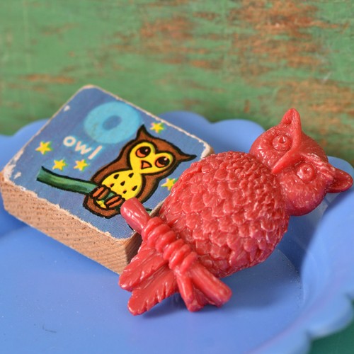 gladys owl brooch - red