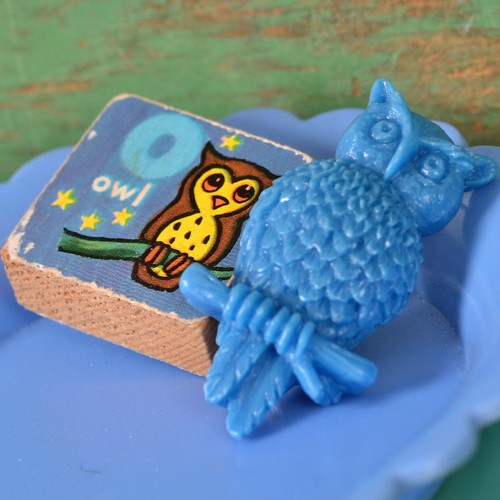 Gladys owl brooch - darker blue