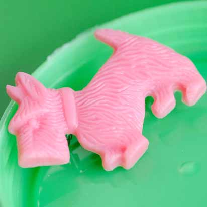Jarvis scottie dog brooch - candy pink