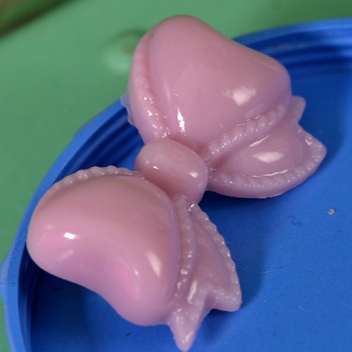 Margo bow brooch- violet