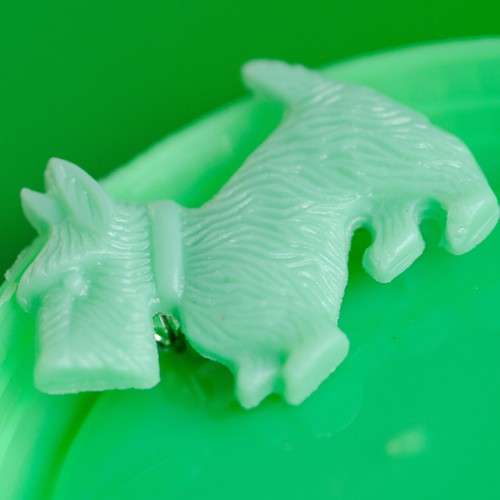 Jarvis scottie dog brooch - bakelite green