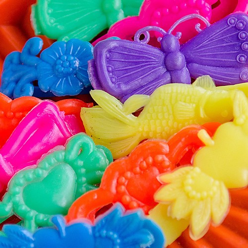 Packet of 6 assorted vivid plastic hair clips