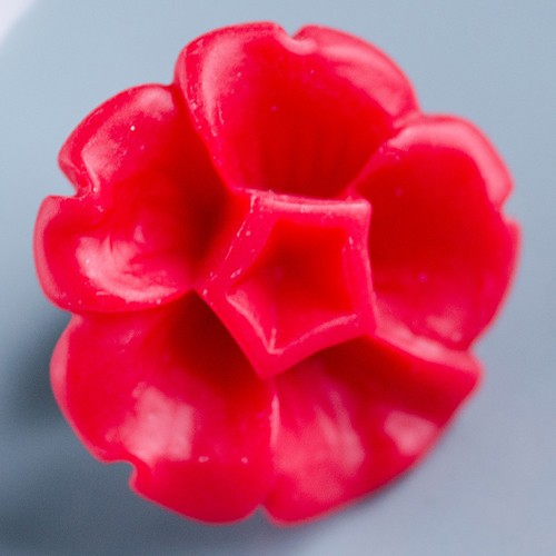 Grace flower brooch - bright red