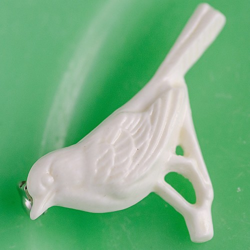 Louis bird brooch - chalky white