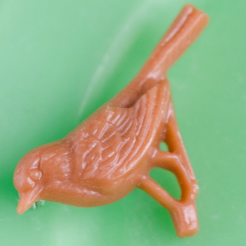 Louis bird brooch - caramel