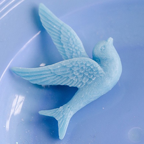 Mabel bird brooch - blue