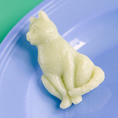 Pepper cat brooch- pale jade