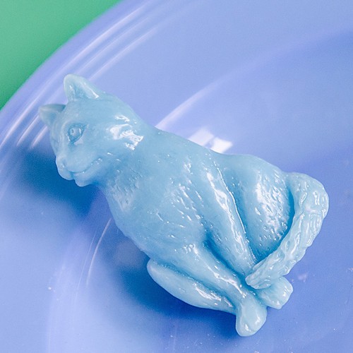 Pepper cat brooch- blue