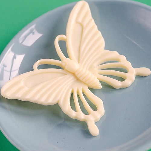 Jen butterfly brooch - cream