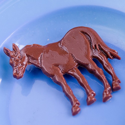 john horse brooch - chesnut