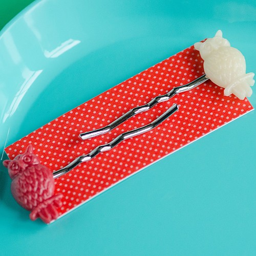 gladys hair sides - cream and red