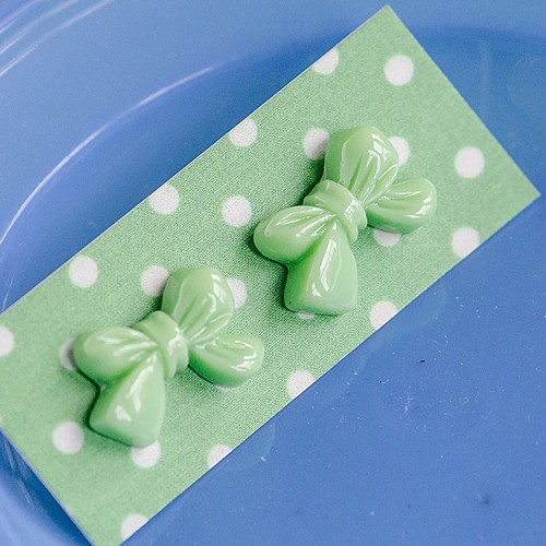 margo bow earrings - bakelite green
