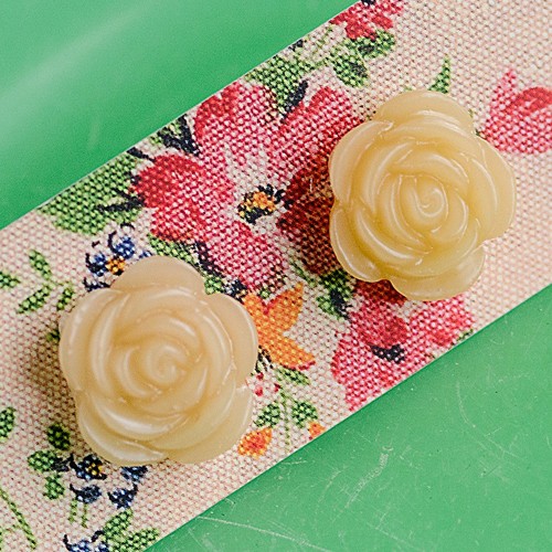 esme earrings small - cream
