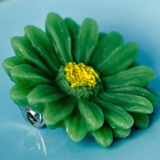 Hazy daisy brooch - green