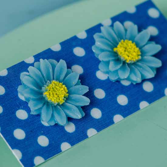 Hazy daisy earrings - dark blue