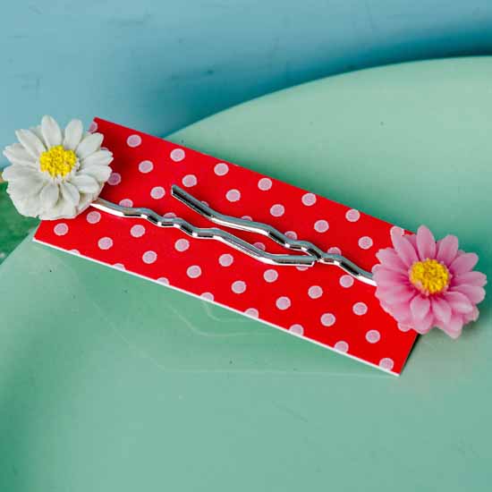 Hazy daisy hairslides - white and bright pink