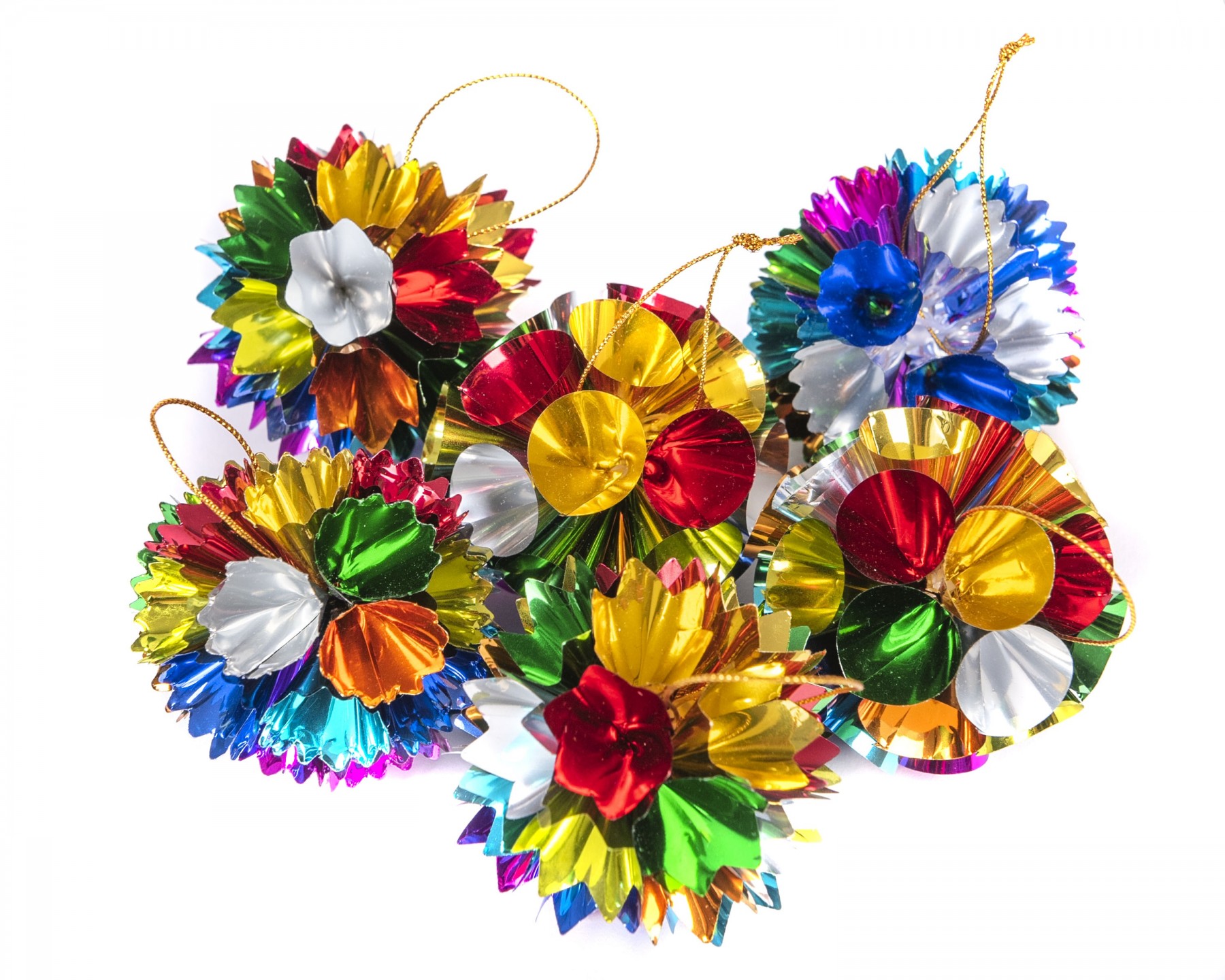 box of 6 hanging decorations - multi colours