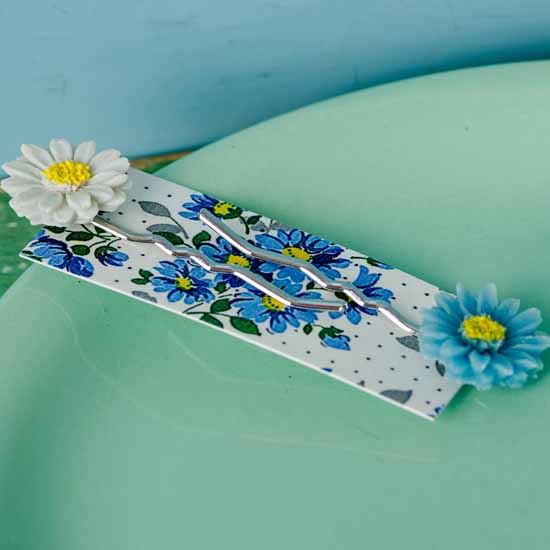 Hazy daisy hair slide - white and darker blue