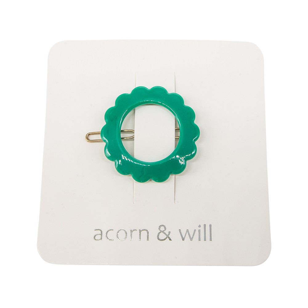 Scalloped circle hair clip