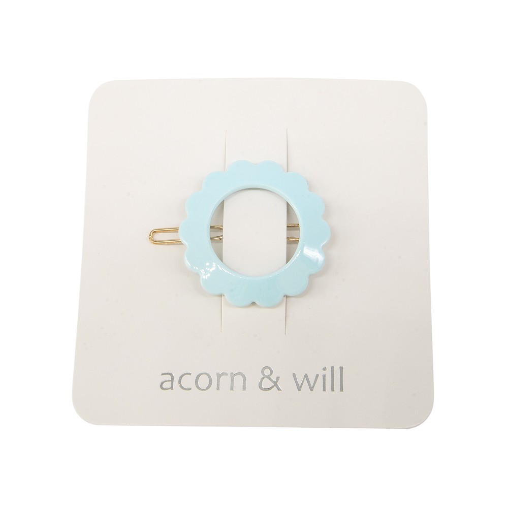 Scalloped circle hair clip