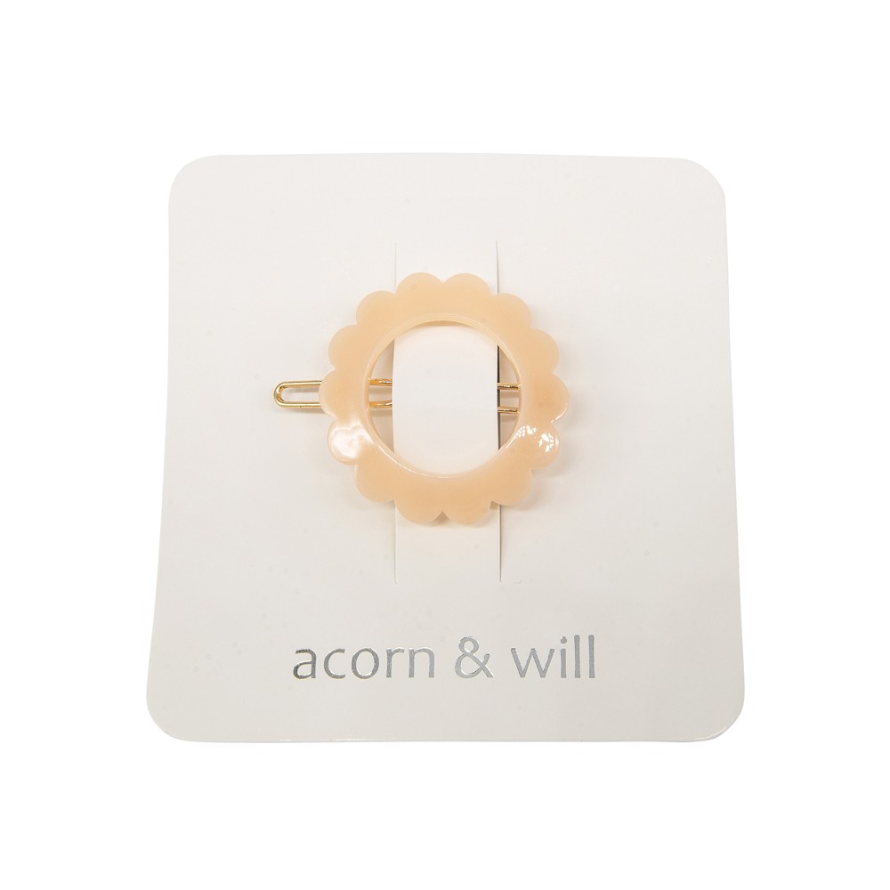 Scalloped circle hair clip