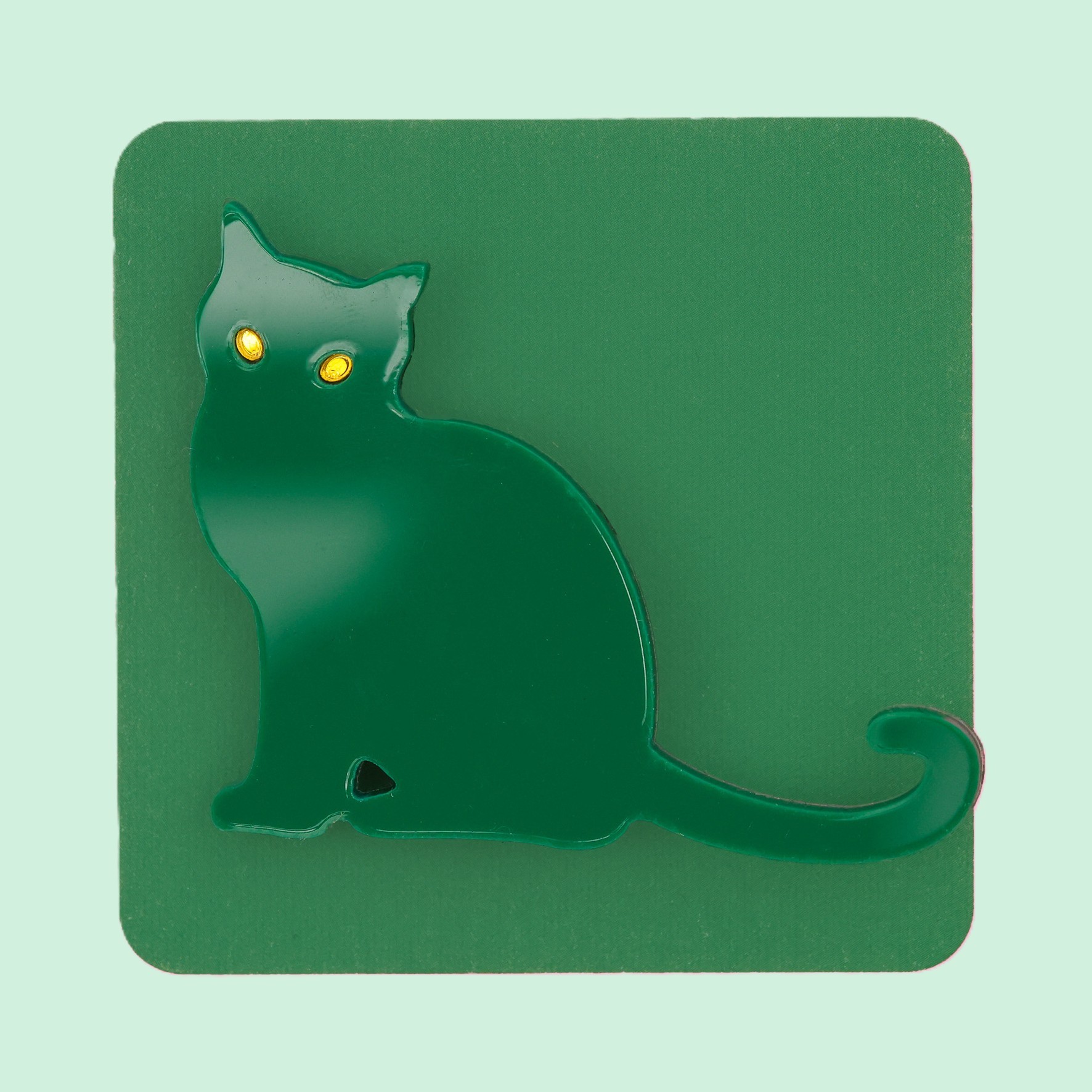 Hallfy cat brooch