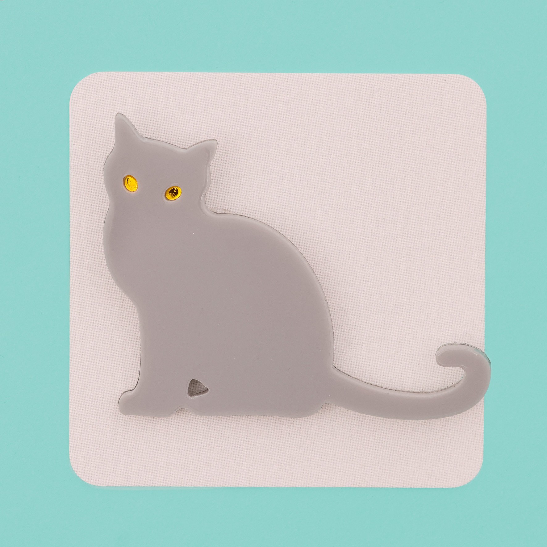 Hallfy cat brooch