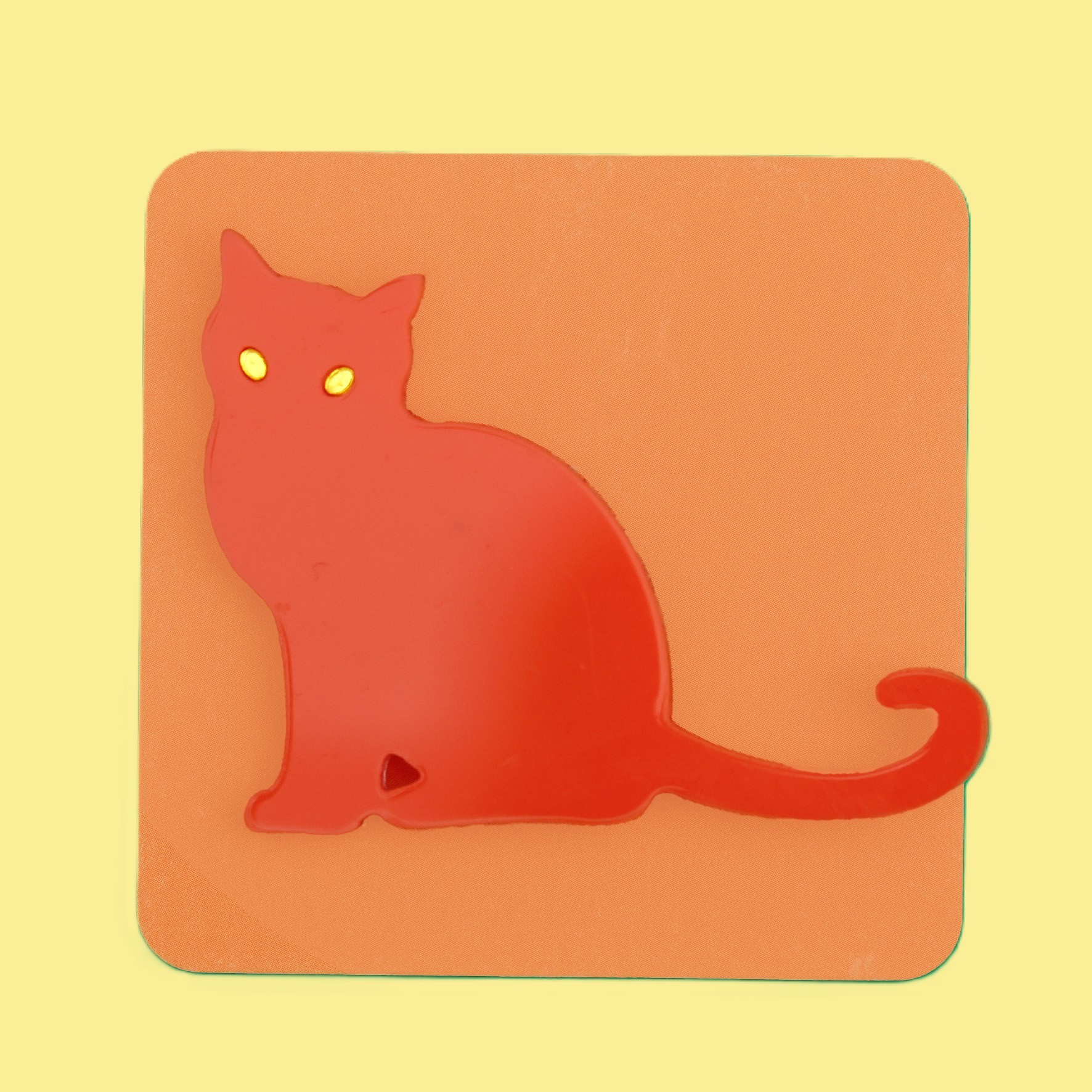 Hallfy cat brooch