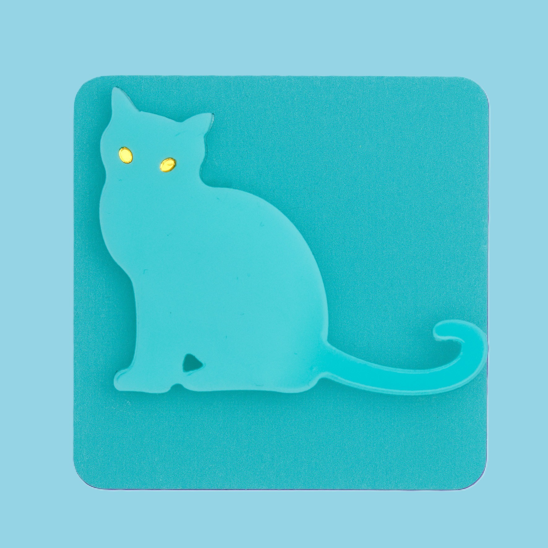 Hallfy cat brooch