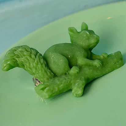 wardy outdoors squirrel brooch dark jade