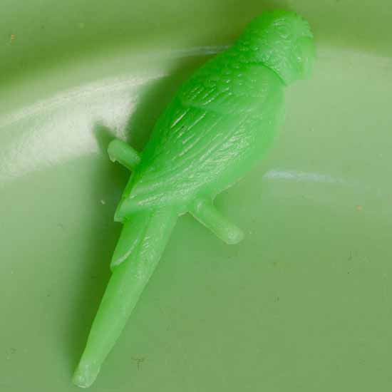 Auntie anne parrot brooch - baklite green