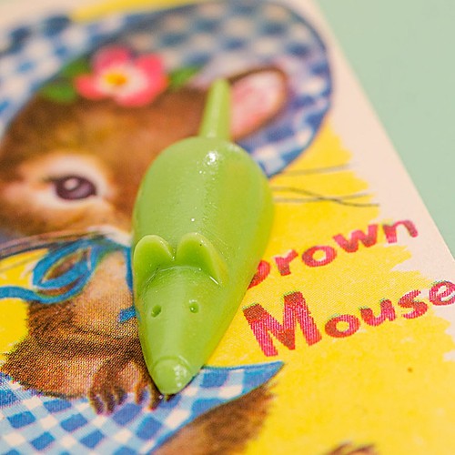 piper mouse brooch - apple green