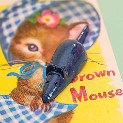 Piper mouse brooch- navy