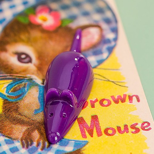 piper mouse brooch - purple