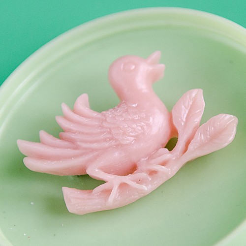 Tic tac bird brooch - coral