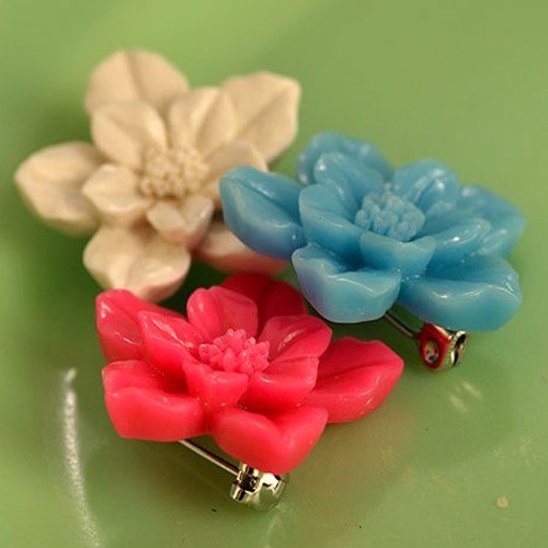 Cynthia brooch trio - vivid pink, white & blue