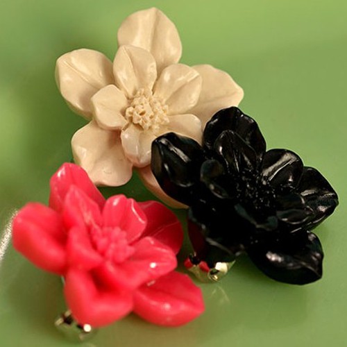 Cynthia brooch trio - white, vivid pink, black