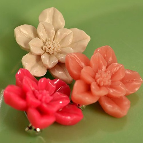 Cynthia brooch trio - white, coral, vivid pink
