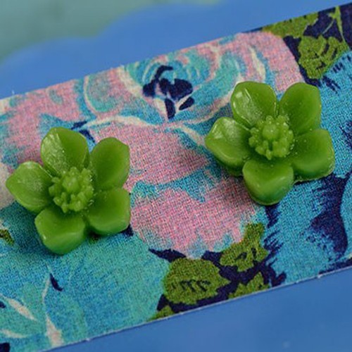 cynthia earrings wee - apple green