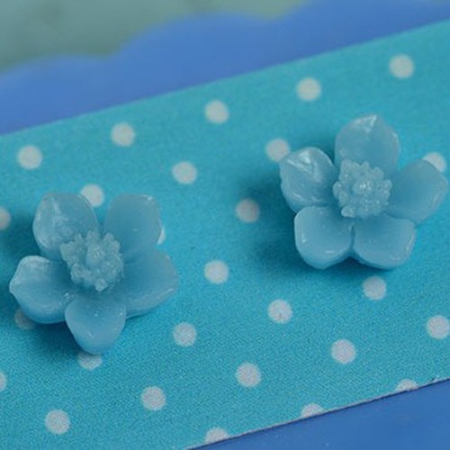 cynthia earrings wee - pale blue
