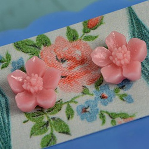 cynthia earrings wee - pale pink