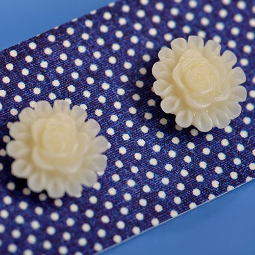 jane earrings wee - snow white