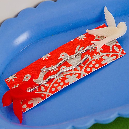 Mrs pea bird hairslides - snow white and bright red