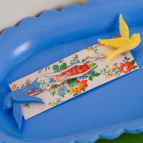 mrs pea bird hairslides - powder blue and yellow