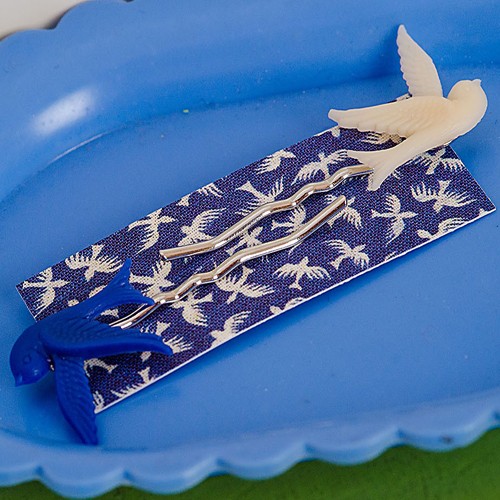 Mrs pea bird hairslides - snow white and royal blue