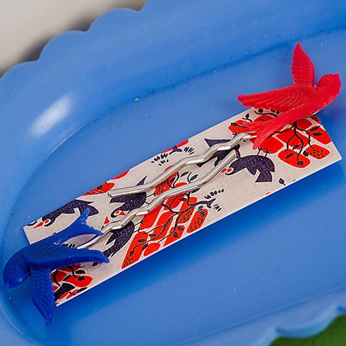 Mrs pea bird hairslides - red and royal blue
