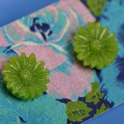 Delphine earrings - apple green