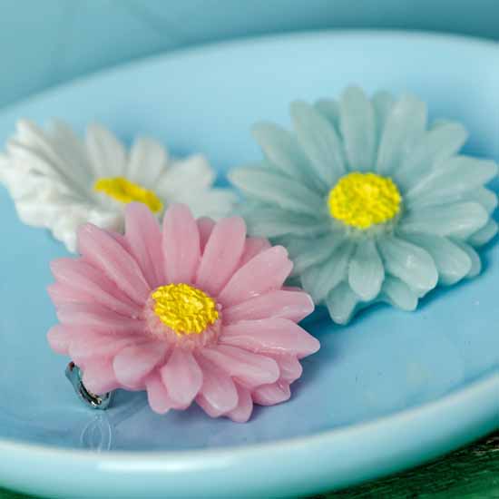 hazy daisy brooch trio - muted blue, muted pink and white